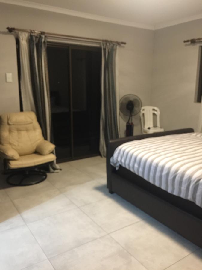 Coco Palm Bed&Breakfast Windhoek Esterno foto