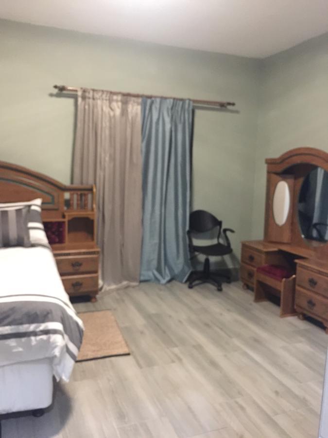 Coco Palm Bed&Breakfast Windhoek Esterno foto